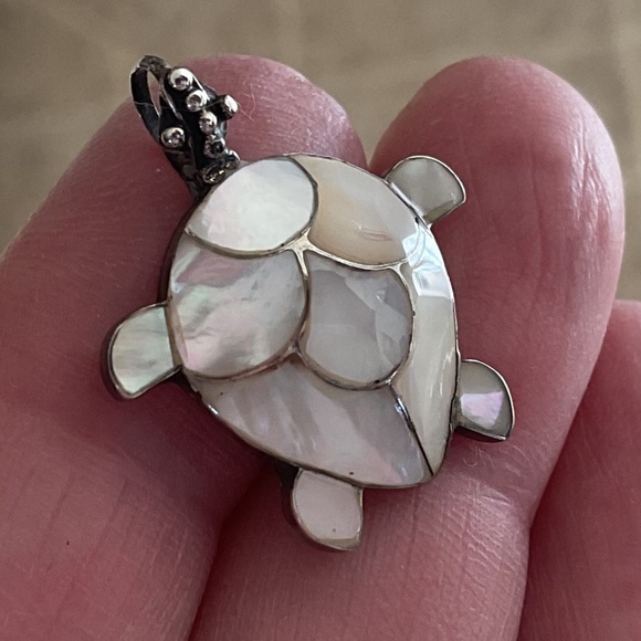 Sterling silver Tortoise pendant Jewelry - NWOT STERLING SILVER 925 Mother Of Pearl Inlay Turtle Pendant